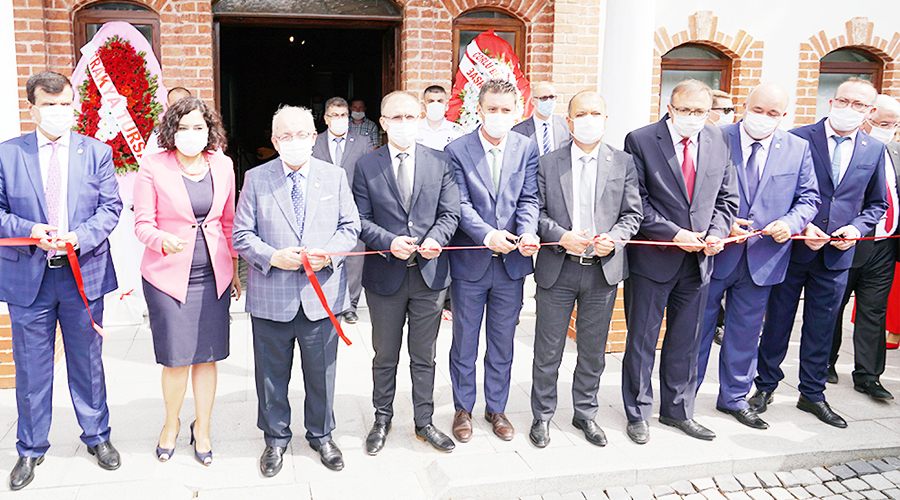 Çorlu Yılmaz Büyükerşen balmumu heykeller müzesi açıldı