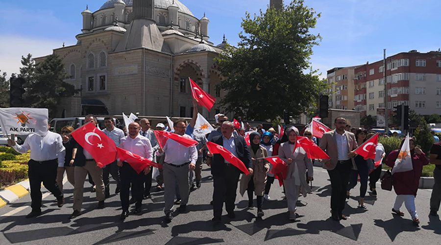 Ak Partililer Atatürk Caddesi