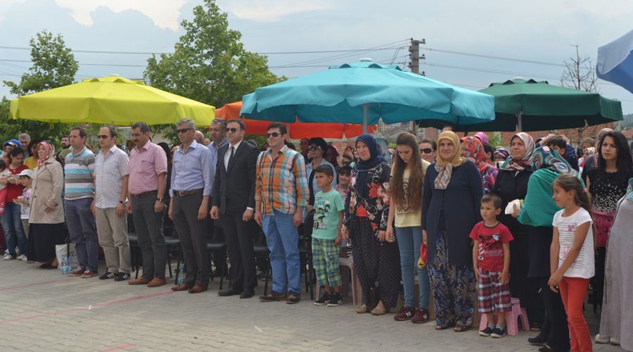 Veliköy Belediyesi Ortaokulu ikinci mezunlarını verdi