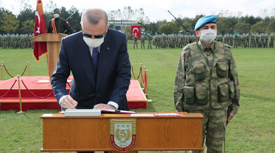 Erdoğan, sancak verme törenine katıldı
