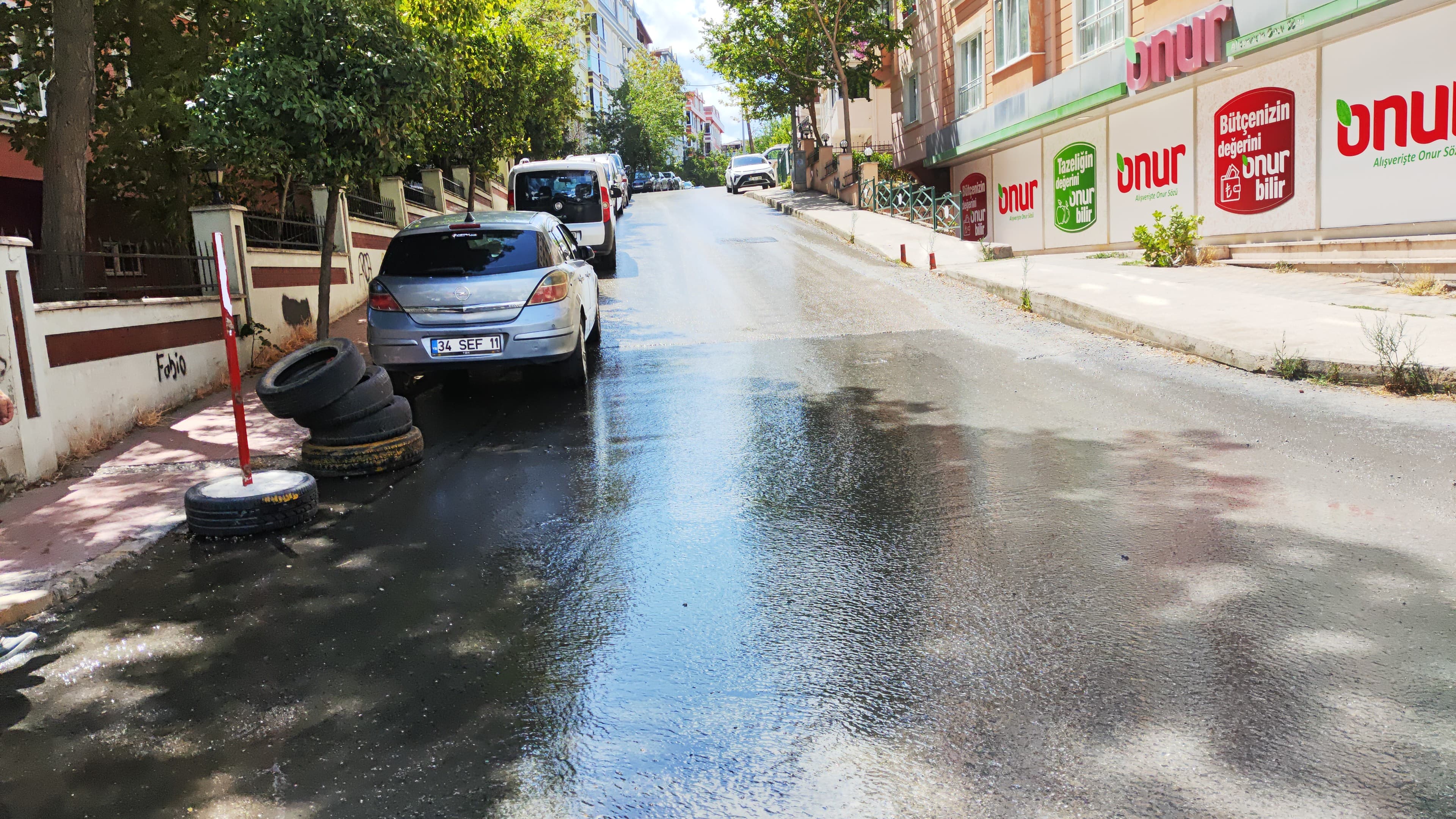 Yine binlerce metreküp su boşa akıyor