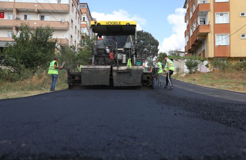 Üstyapı çalışmaları Ömer Halisdemir Mahallesi’nde devam ediyor