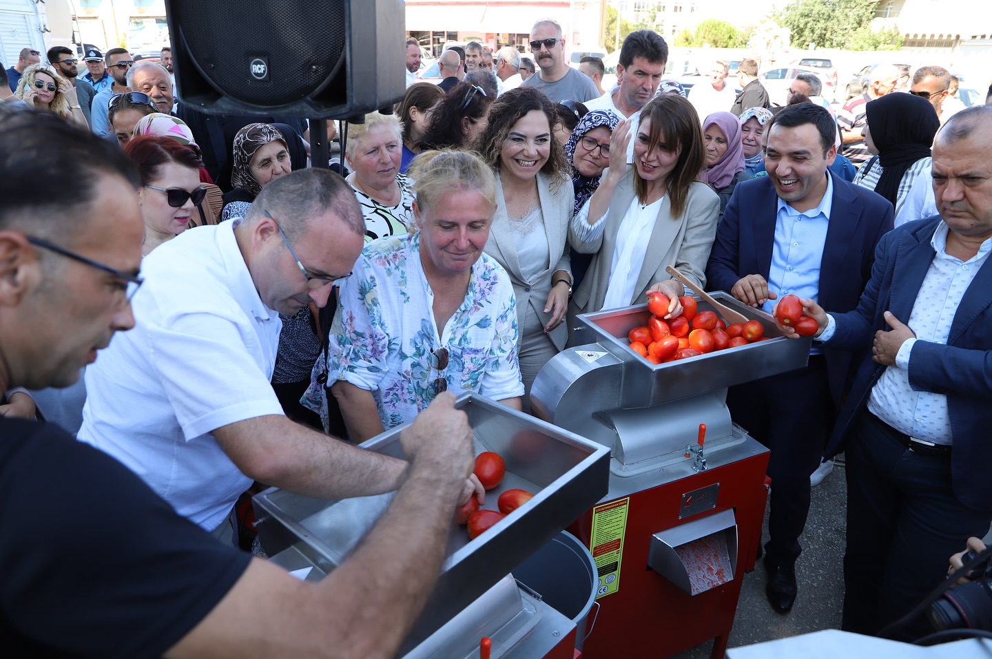 Malkaralı üreticilere salça makinesi dağıtımı yapıldı