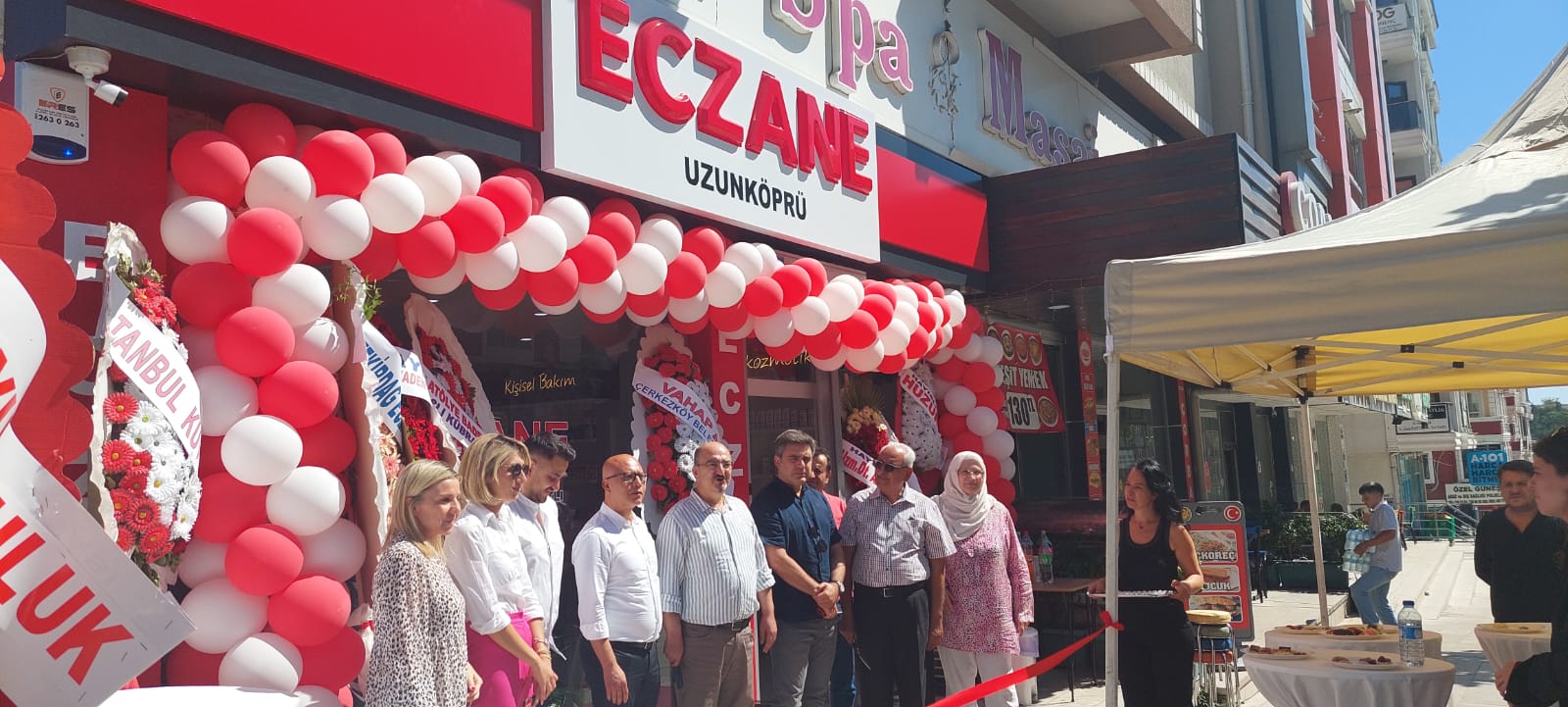 Uzunköprü Eczanesi Öztrak Caddesi’nde açıldı