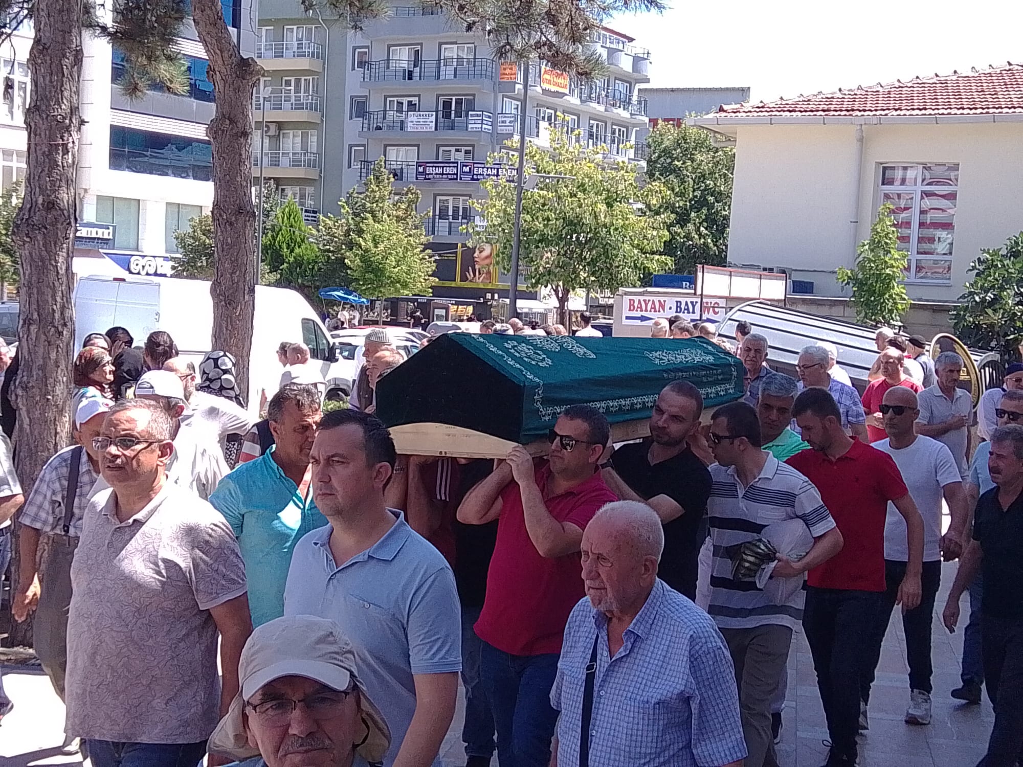 Avni Kılıçaslan gözyaşları arasında son yolculuğuna uğurlandı