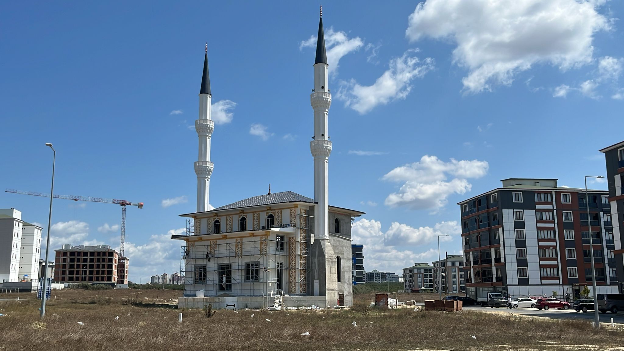 Tepe Camii ibadete açılmak için gün sayıyor