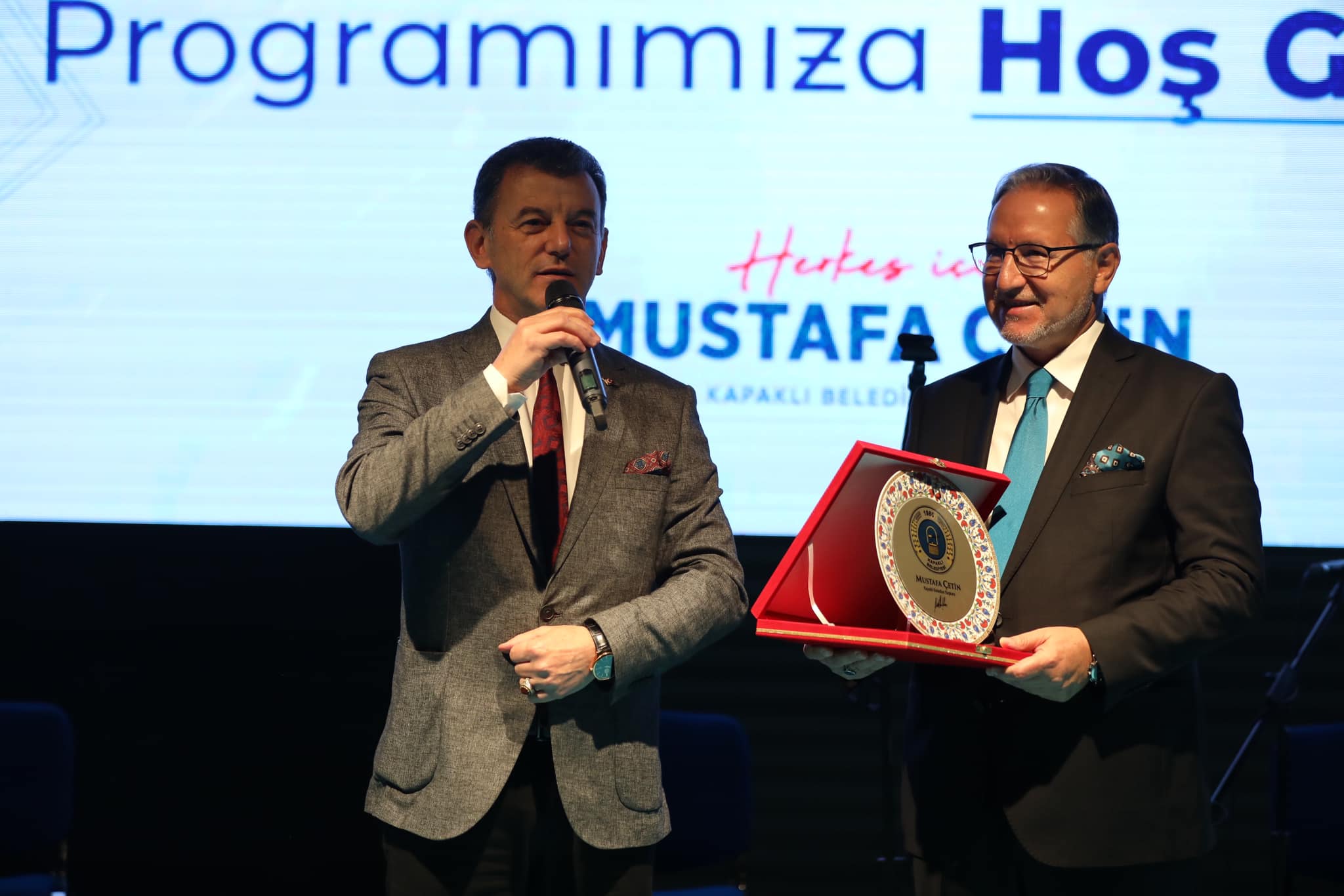 İlahiyatçı Prof. Dr. Mustafa Karataş, Kapaklı’da Mevlid Kandili programına konuk oldu