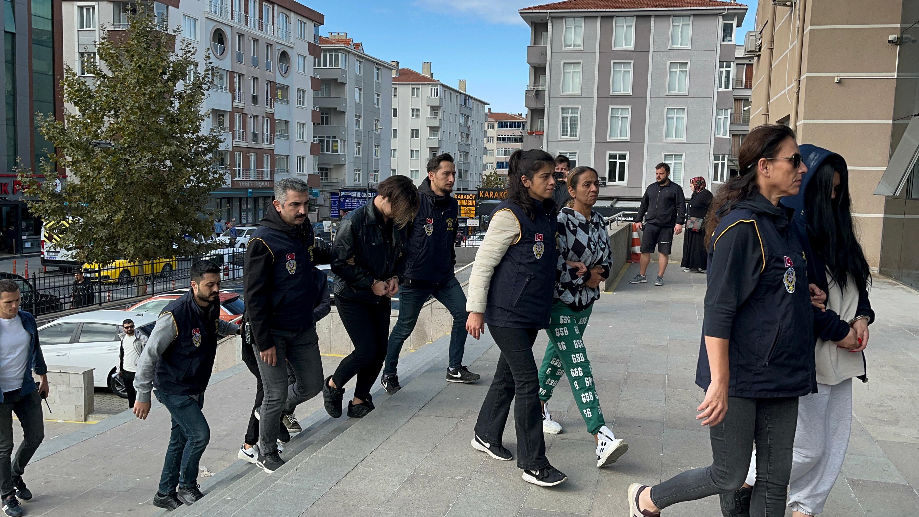 Masaj ve güzellik merkezlerine fuhuş baskını! 7 gözaltı