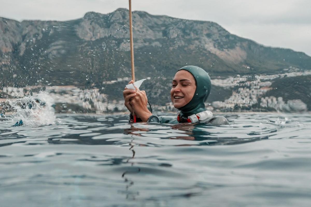 NKÜ öğrencisi öğrencilerinden Yansı Güven, ‘Serbest Dalış Milli Takımı’na seçildi