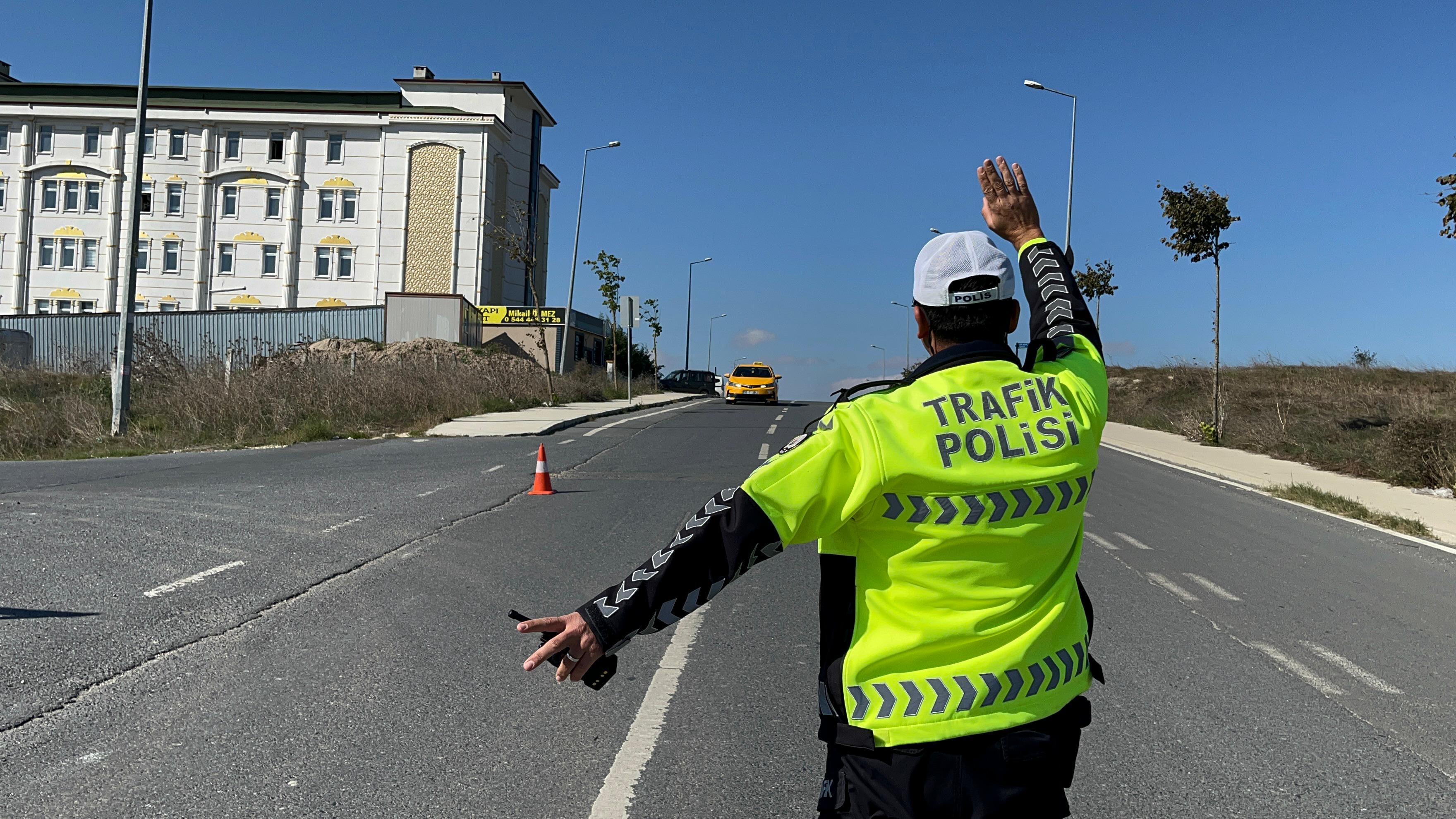 Çerkezköy polisinden okul çevrelerinde sıkı denetim