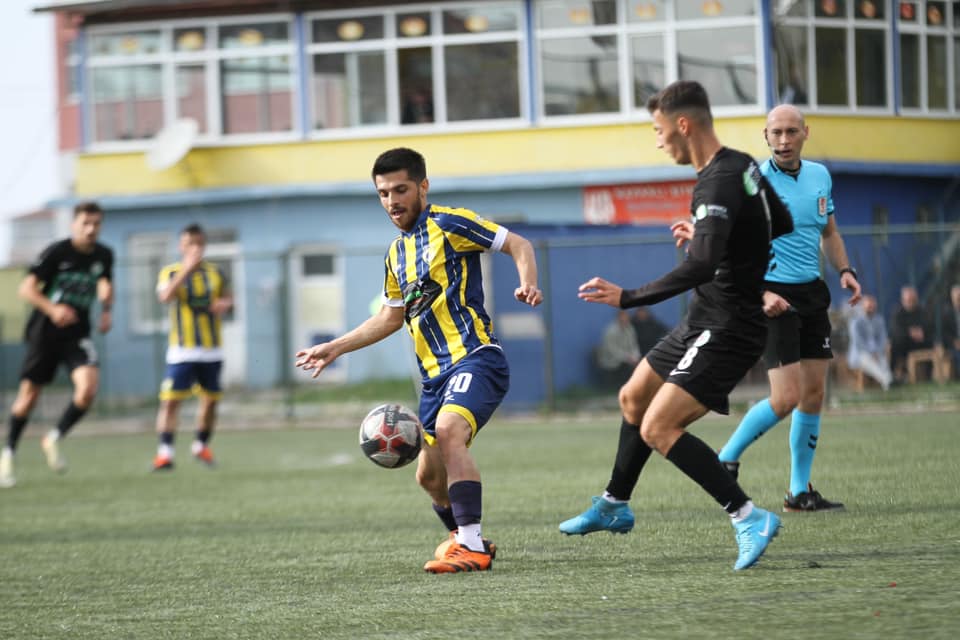 BAL 9.grupta yeni lider Yeşil Yalova FK oldu