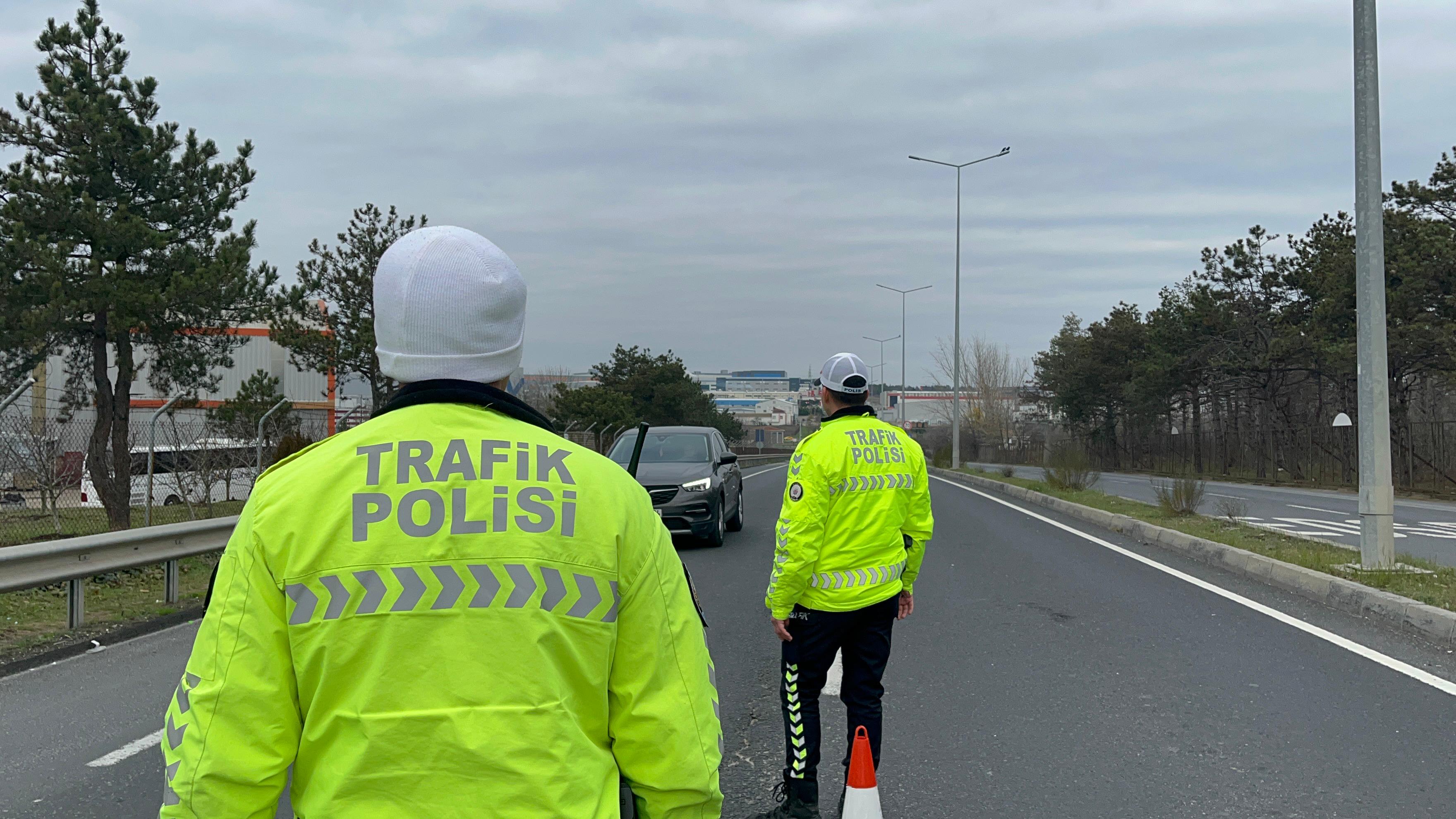 Çerkezköy polisinden kış lastiği ve asayiş uygulaması