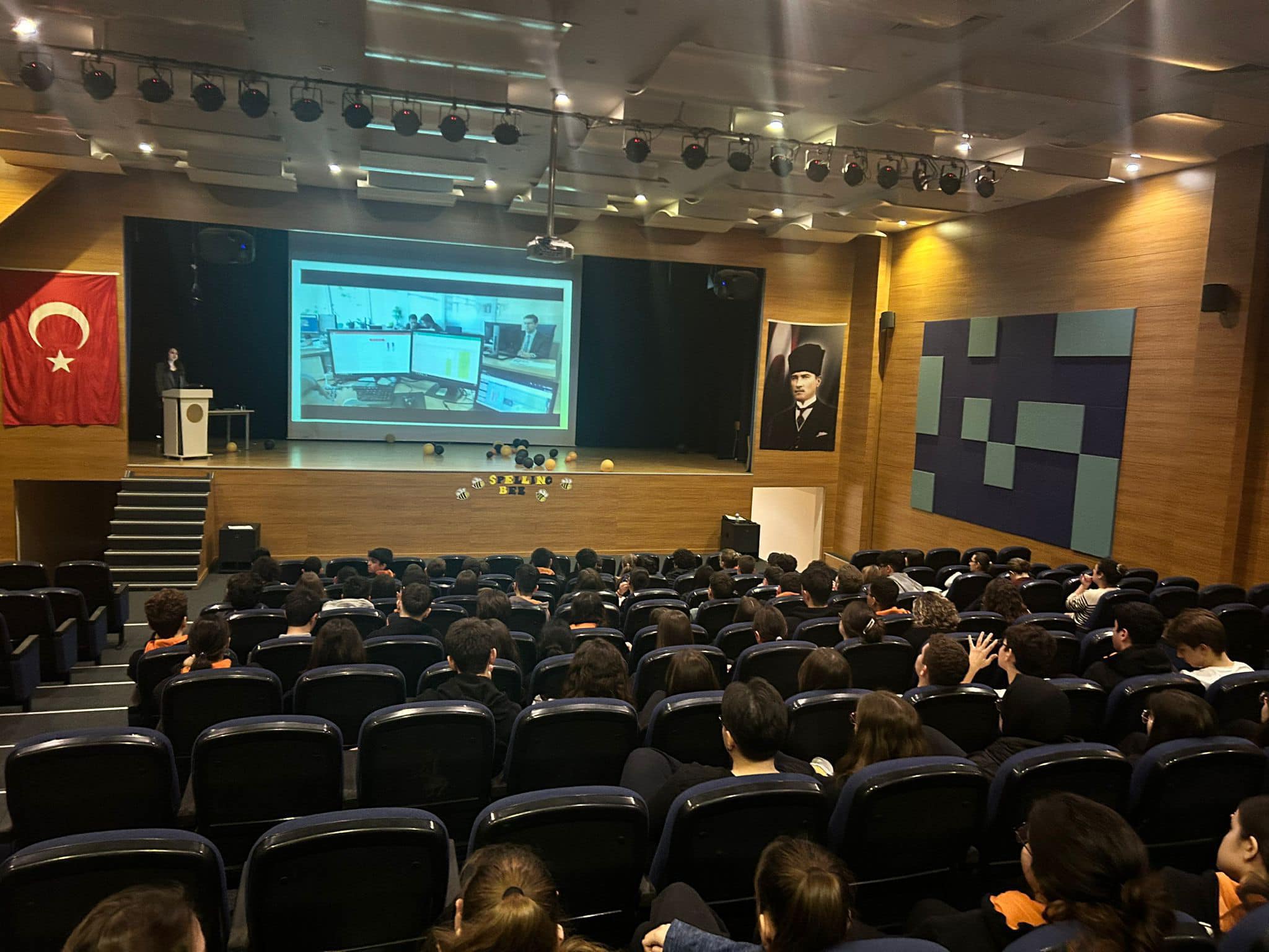 Öğrencilere ‘Meslek Seçimi ve İş Arama Teknikleri Semineri’ verildi