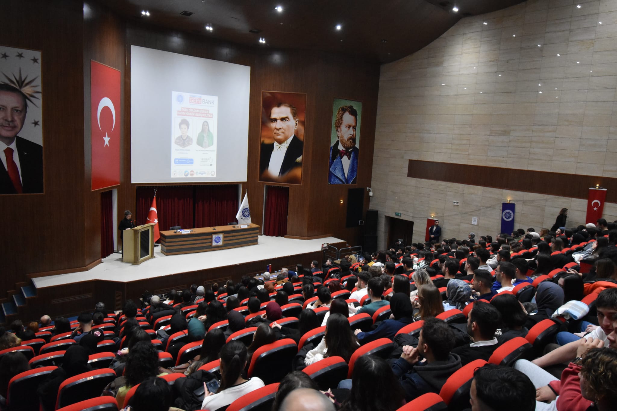 Türk Diplomasisinde Kadın Kimliği ve Dış Politika konferansı düzenlendi