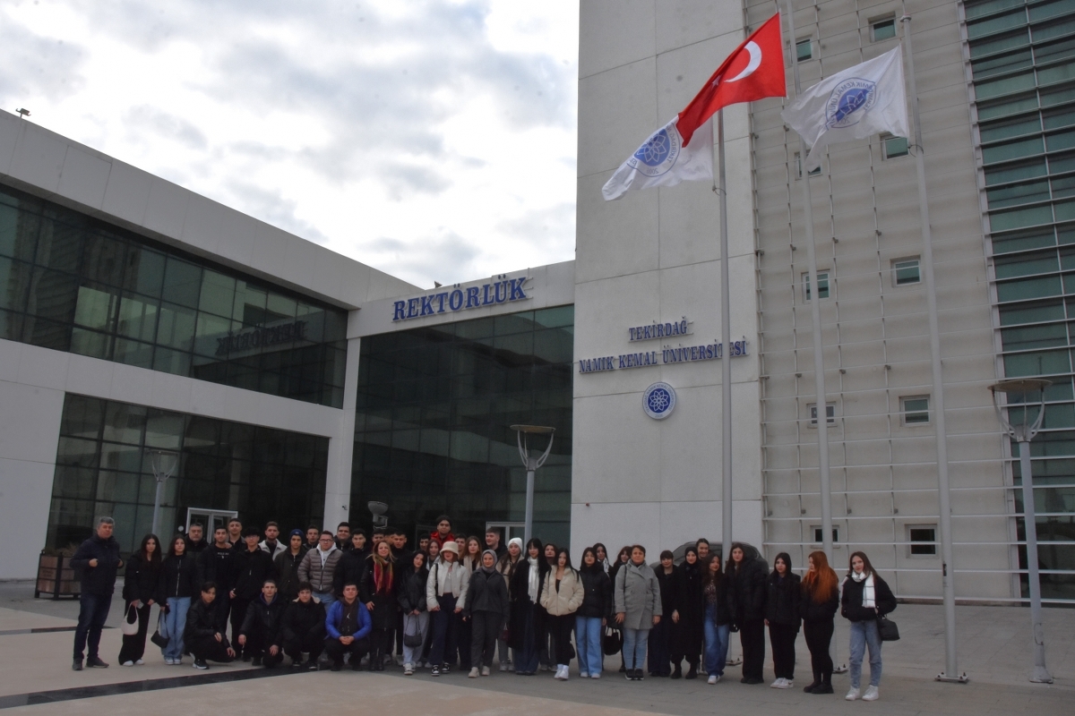 İzmirli lise öğrencilerinden NKÜ’ye ziyaret