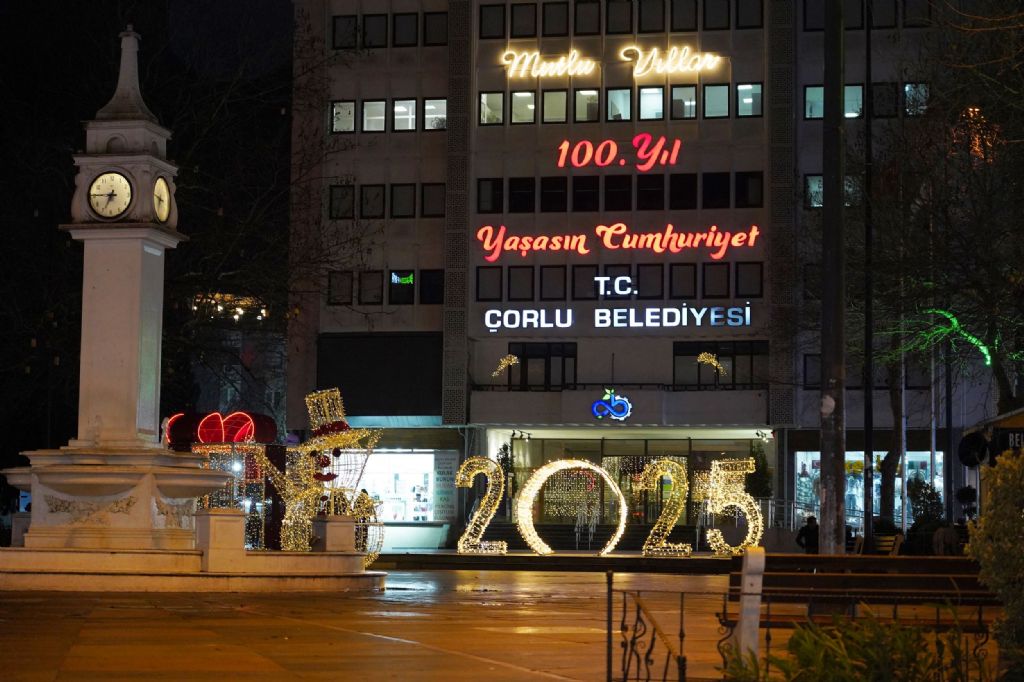 Çorlu ışıl ışıl görüntüsüyle yeni yıla hazır