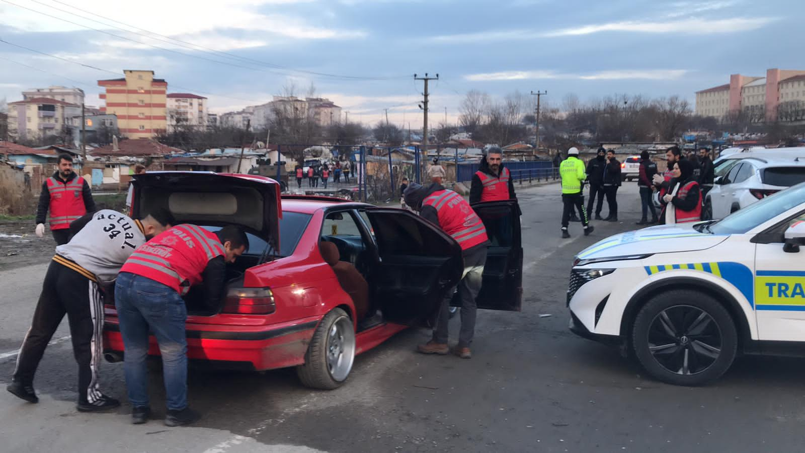 Polis Bağlık Mahallesi'nde kuş uçurtmadı