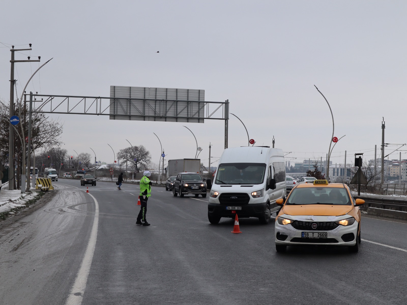 Polis’ten ‘Kış lastiği’ uygulaması