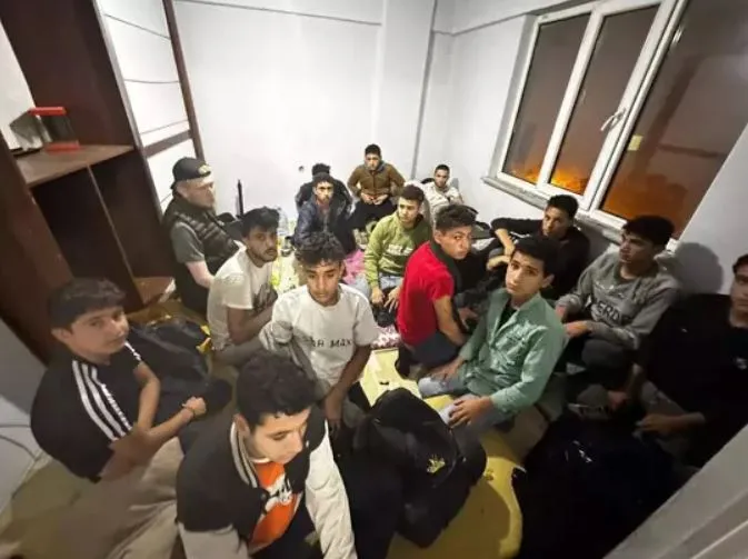 Çorlu’da 34 kaçak göçmen ve 2 organizatör yakalandı 