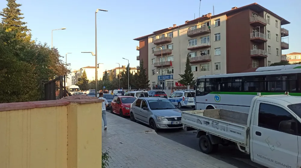 Polis tarafları ayırmak için havaya ateş açtı