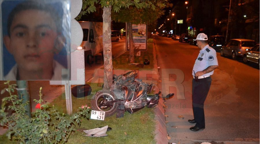 Servis aracının çarptığı motosikletli ağır yaralandı