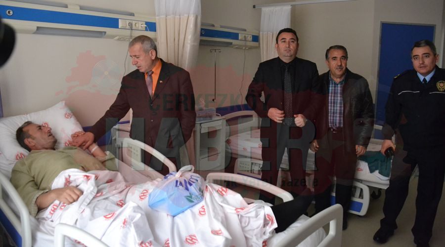 MHP’liler, yaralı polis memurunu ziyaret etti 