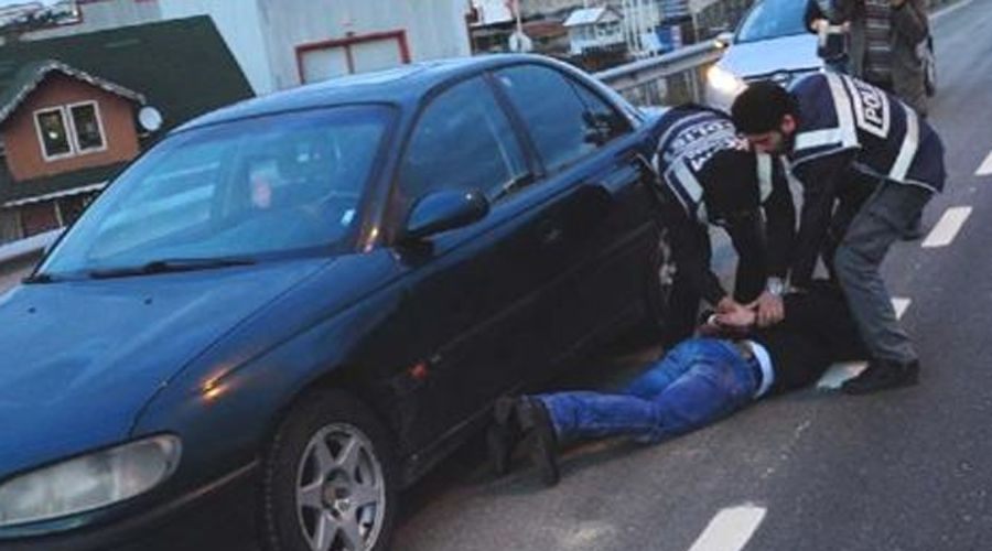 Polis tarafından durdurulan araçtan 30 kilo eroin çıktı 