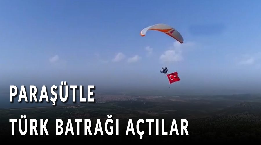 Paraşütçüler Tekirdağ semalarında Türk bayrakları açtı