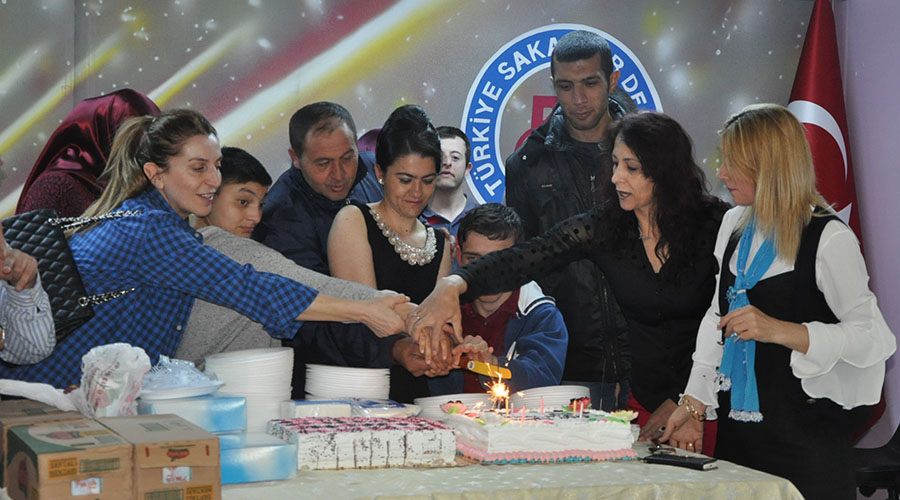 Özel insanların doğum günlerine Çınar ve Mardin ailesi sponsor oldu