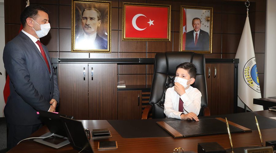 Başkan Çetin, koltuğu Gençay