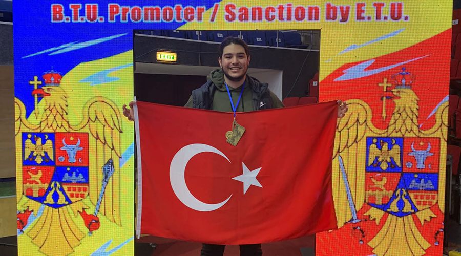 Oğuz Tokgöz Balkan şampiyonda altın madalya kazandı